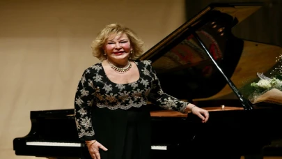 Ünlü piyanist Gülsin Onay 20 Haziran'da Karşıyaka'da