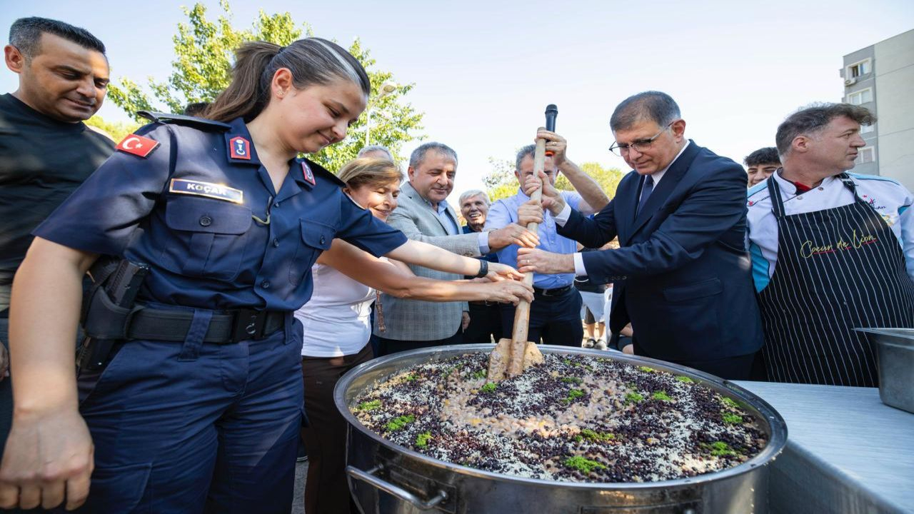 "İzmir asla mücadeleyi bırakmaz"