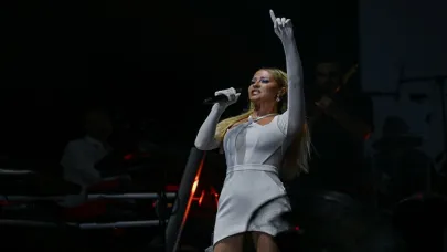 Çim Konserleri sahnesi Derya Uluğ’u ağırladı