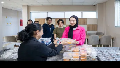İzmir Büyükşehir Belediyesi öğrencilerin yanında  Üniversitelilerin barınma ücretlerine bu yıl da zam yok