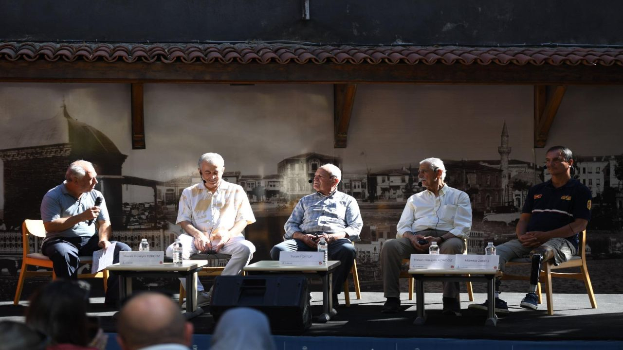 İzmir İtfaiyesi’nin çınarları genç meslektaşları ile buluştu