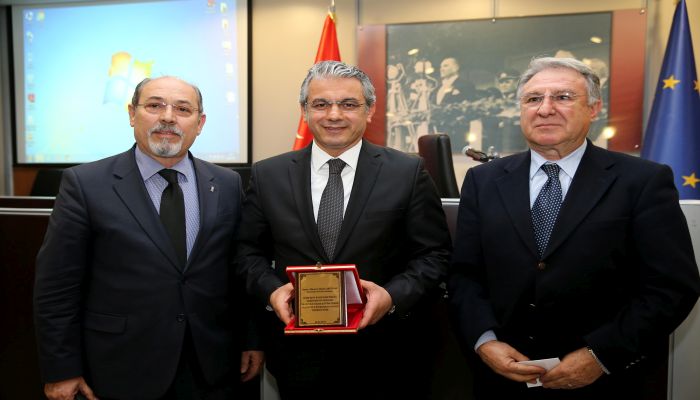 Akpınar’a “Yılın Başkanı” onuru