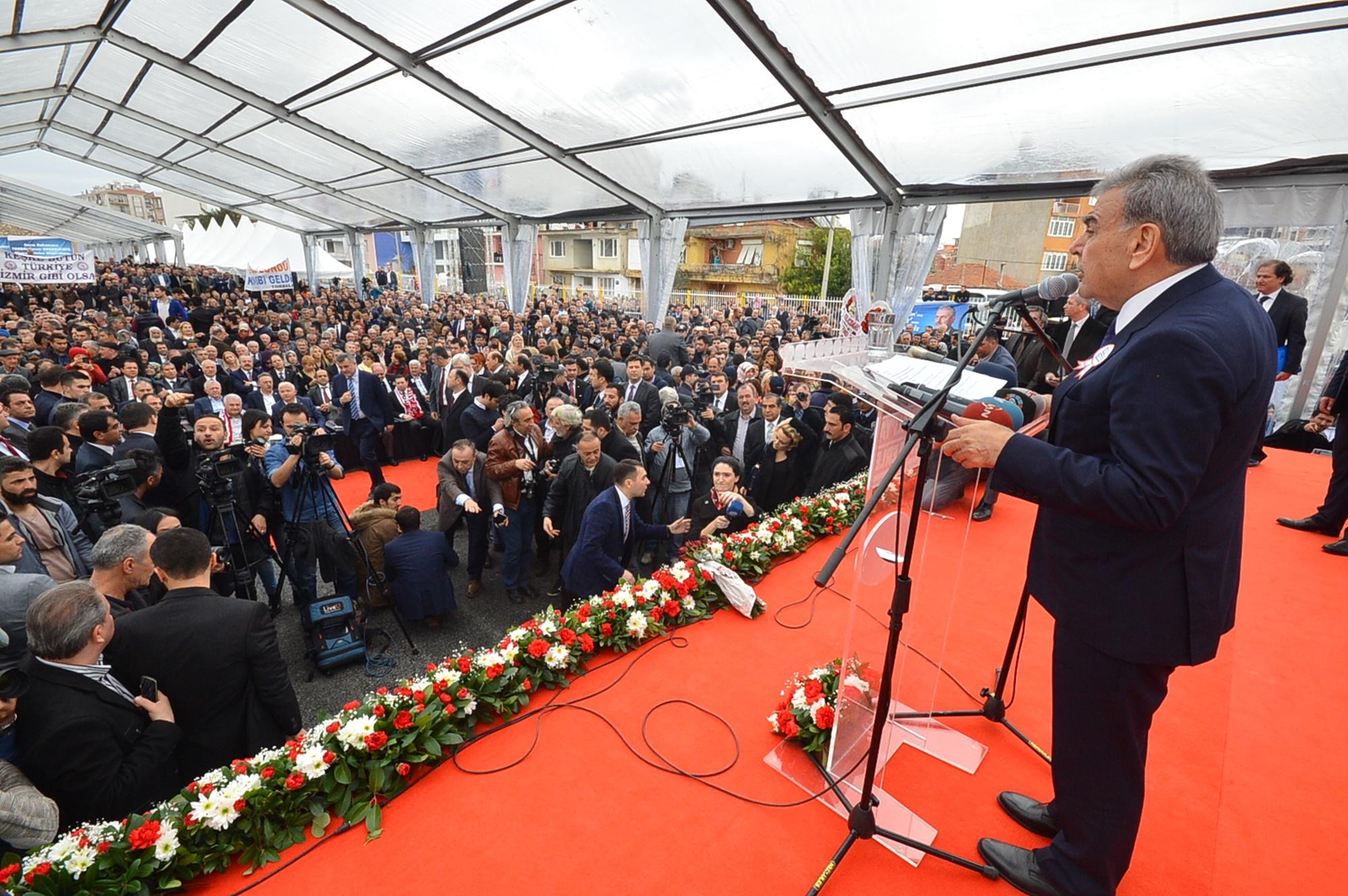 İZBAN'dan “sevgilerle”