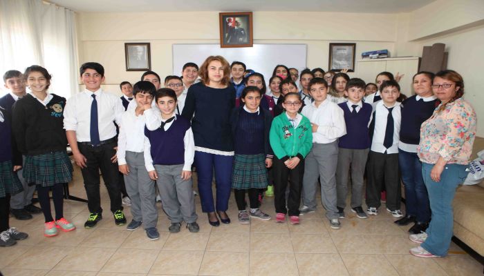 Bayraklı’da öğrencilere tam destek!