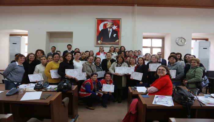 URLALI KADINLARA GİRİŞİMCİLİK EĞİTİMİ VERİLDİ