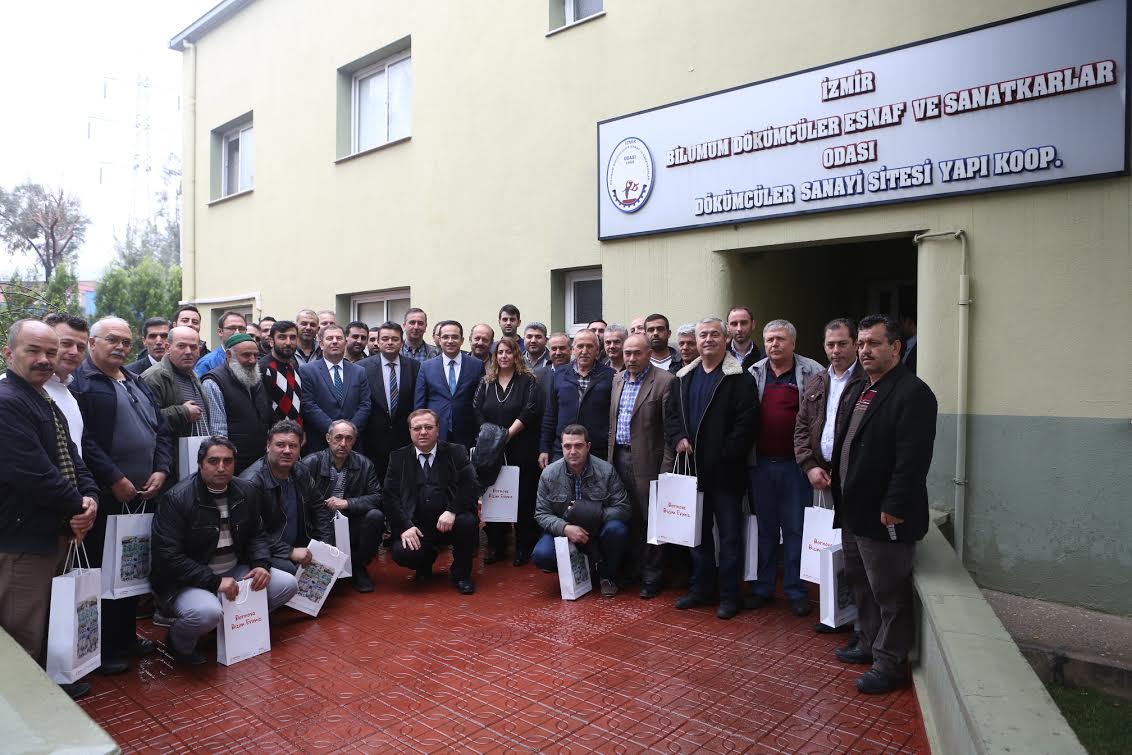 Bornova’ya hizmete plaketli teşekkür