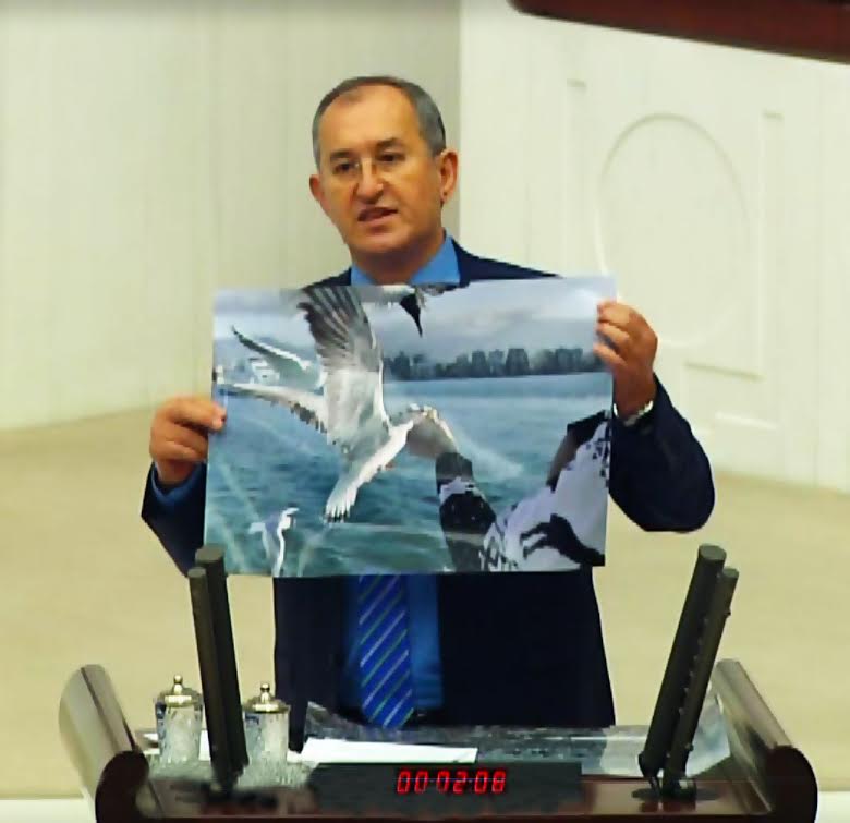 Sertel: İzmir siyasi duruşu nedeniyle cezalandırılıyor