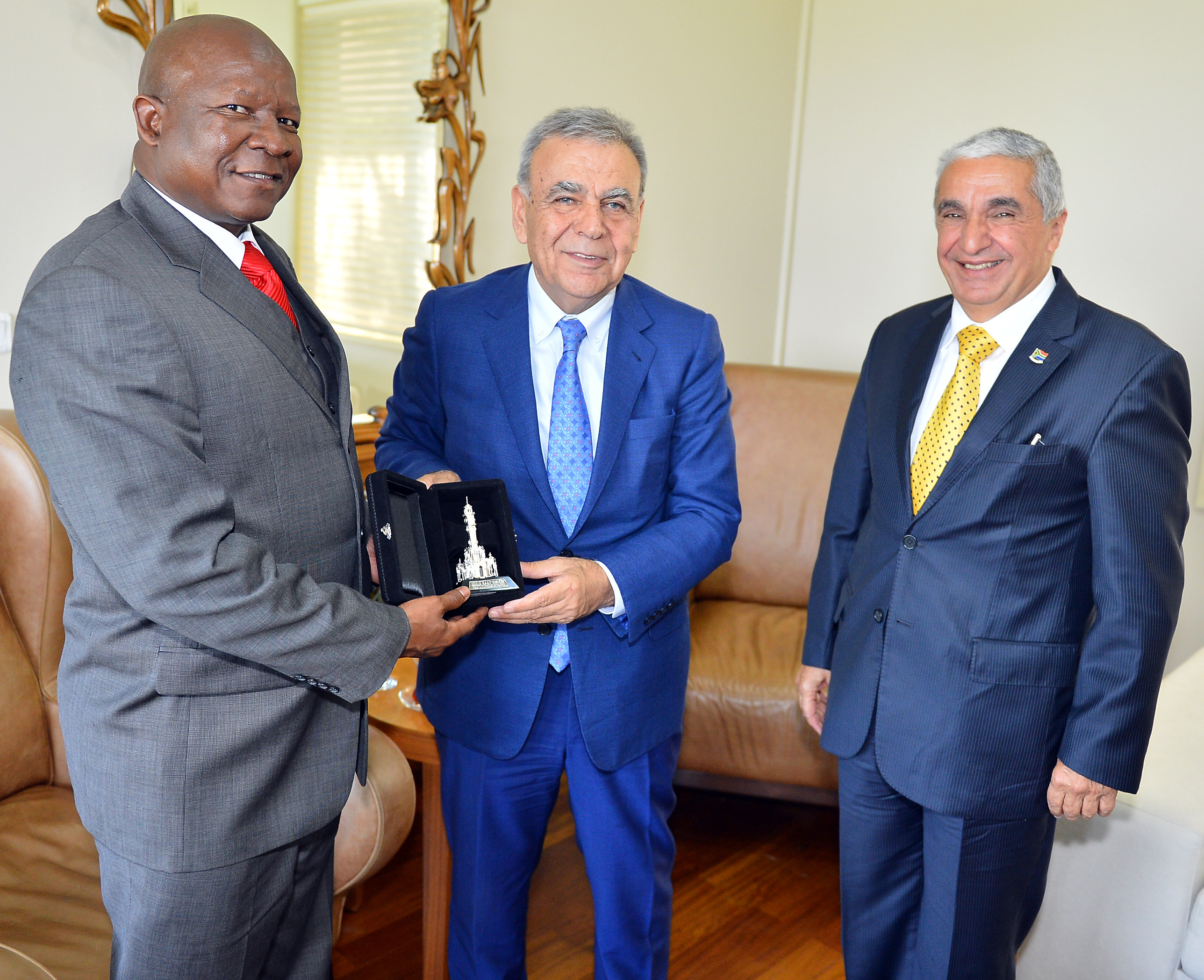 Başkan Kocaoğlu G.Afrika yolcusu