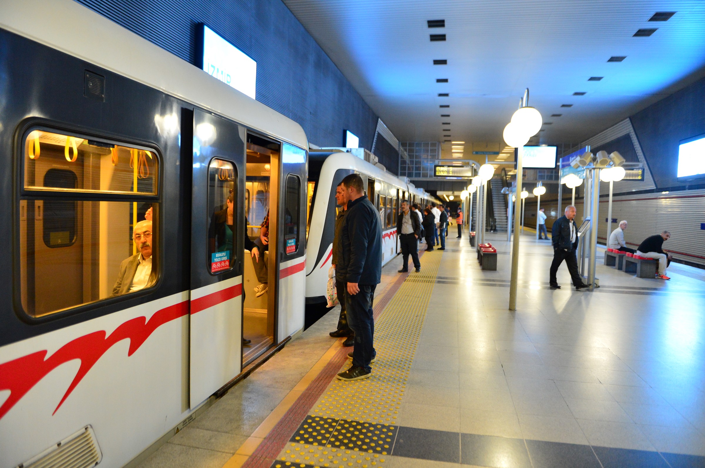 İzmir'de toplu ulaşıma sınav takviyesi