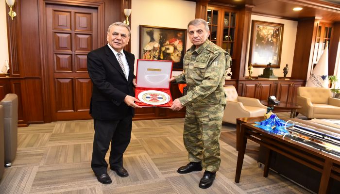 Jandarma Genel Komutanı Mendi İzmir'de