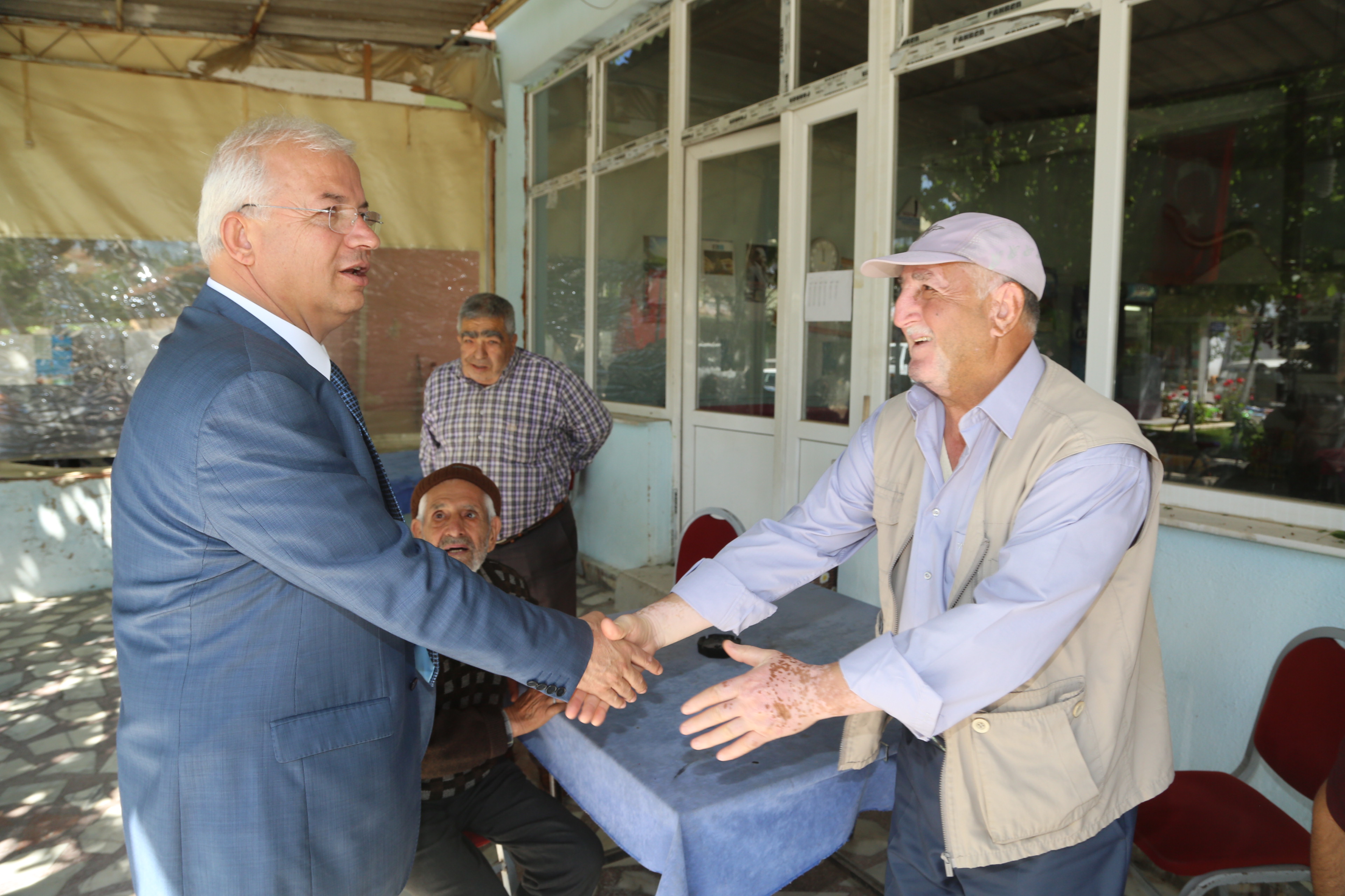 “Vatandaş bize değil, biz vatandaşa gidiyoruz”