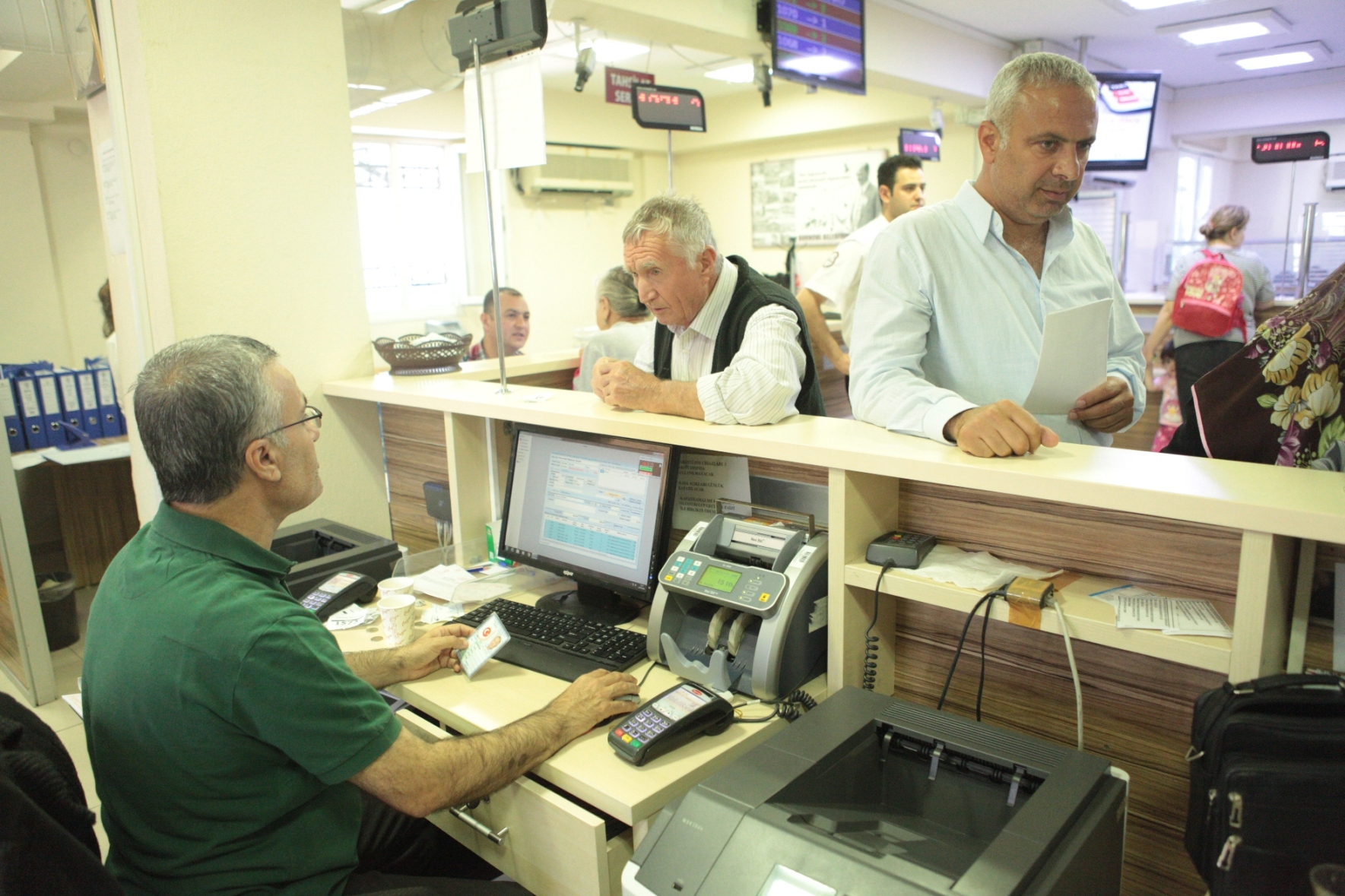 Bornova’da vatandaşa vergi ödeme kolaylığı