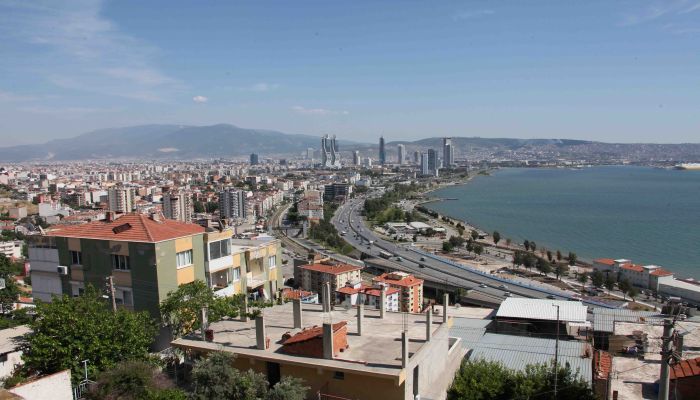 Bayraklı’da “Barış” temalı şiir yarışması!