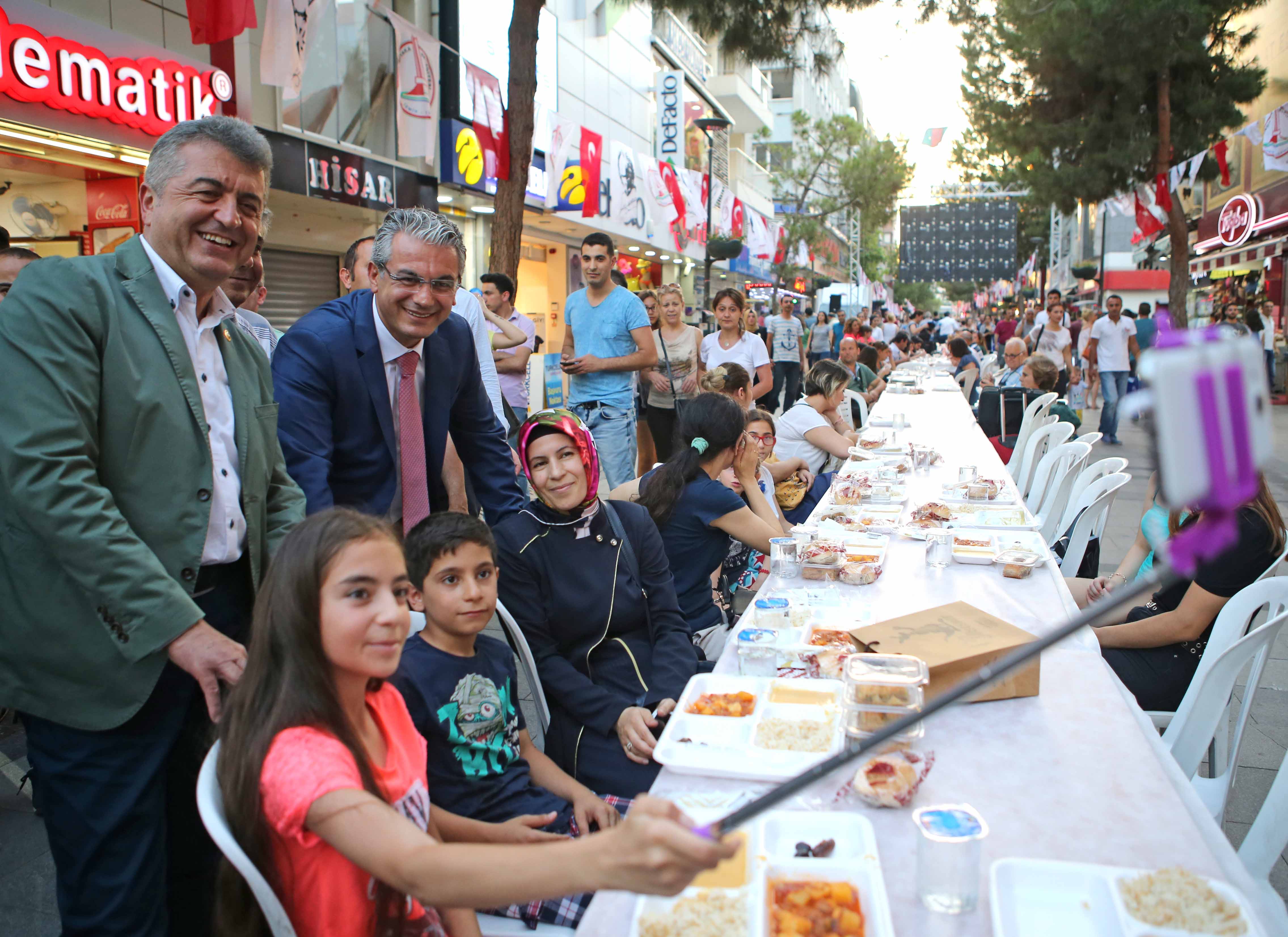 Karşıyaka Çarşı’da ‘Yeryüzü Sofrası’