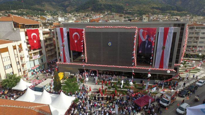 Türkiye’nin En Büyüğü Manisa’nın Hizmetinde
