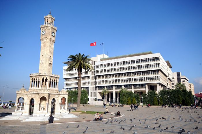 Büyükşehir'den "Demokrasi Nöbeti"ne ulaşım desteği