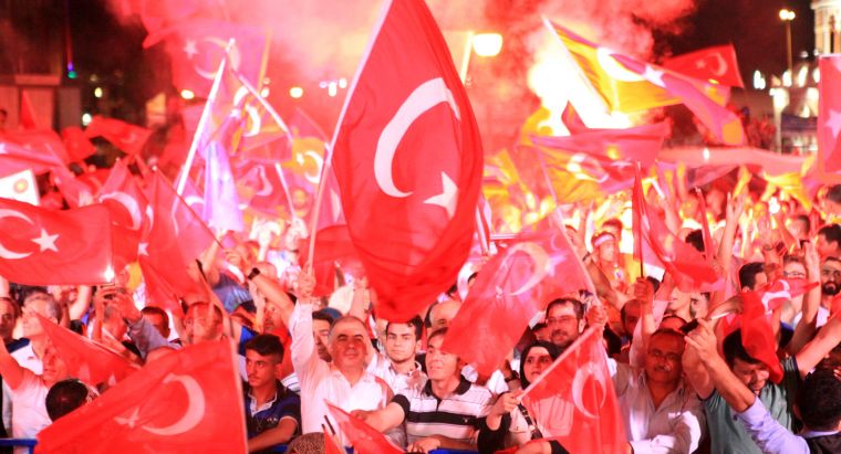 "Tüm meydanlarda aynı anda aynı ses yükselecek"