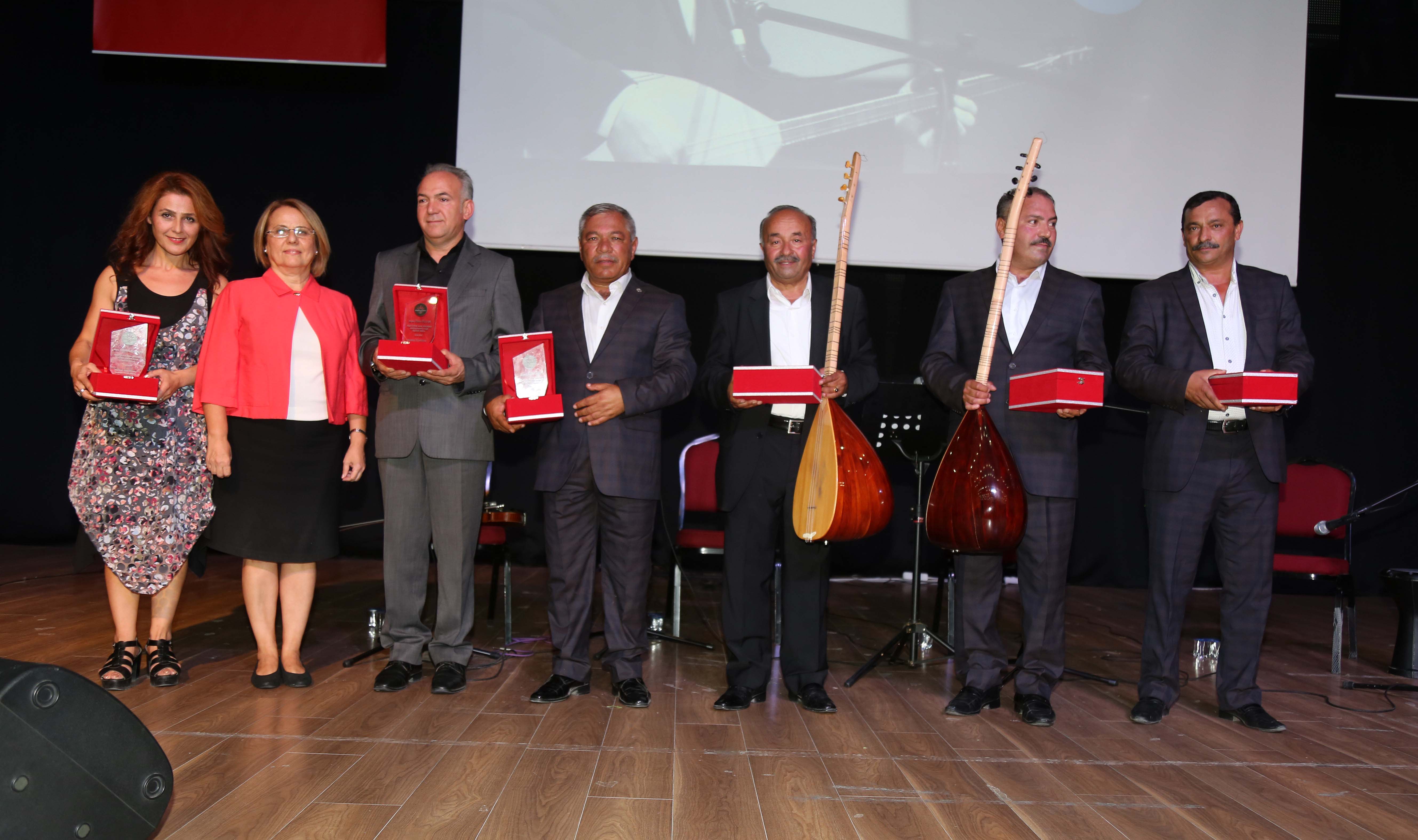 “Bozkırın Tezenesi”Karabağlar’da anıldı