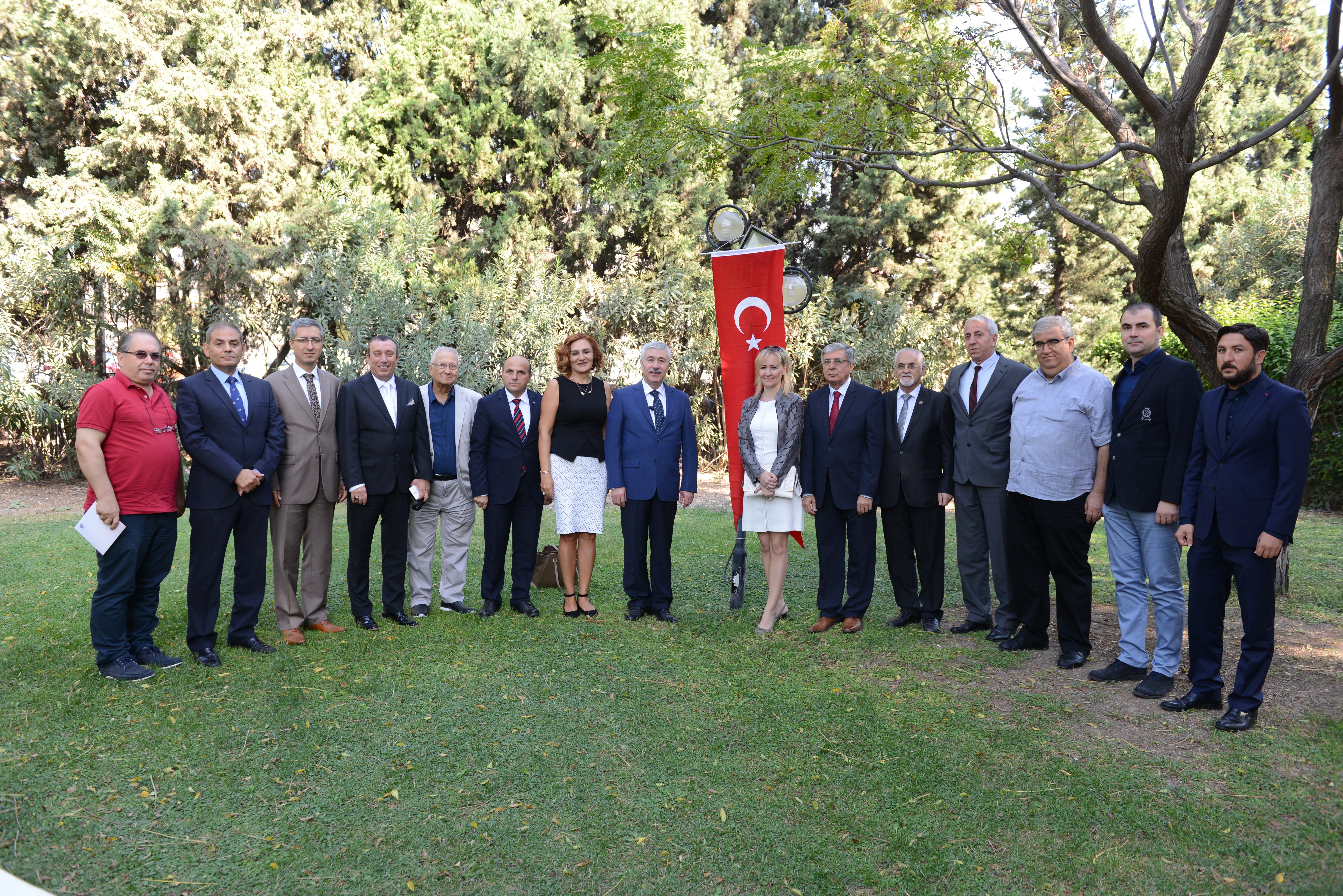 “Rektörümüzle iftihar ediyoruz”