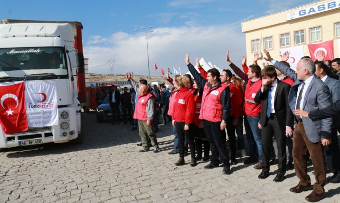 Musul’a 108 TIR’lık insani yardım malzemesi