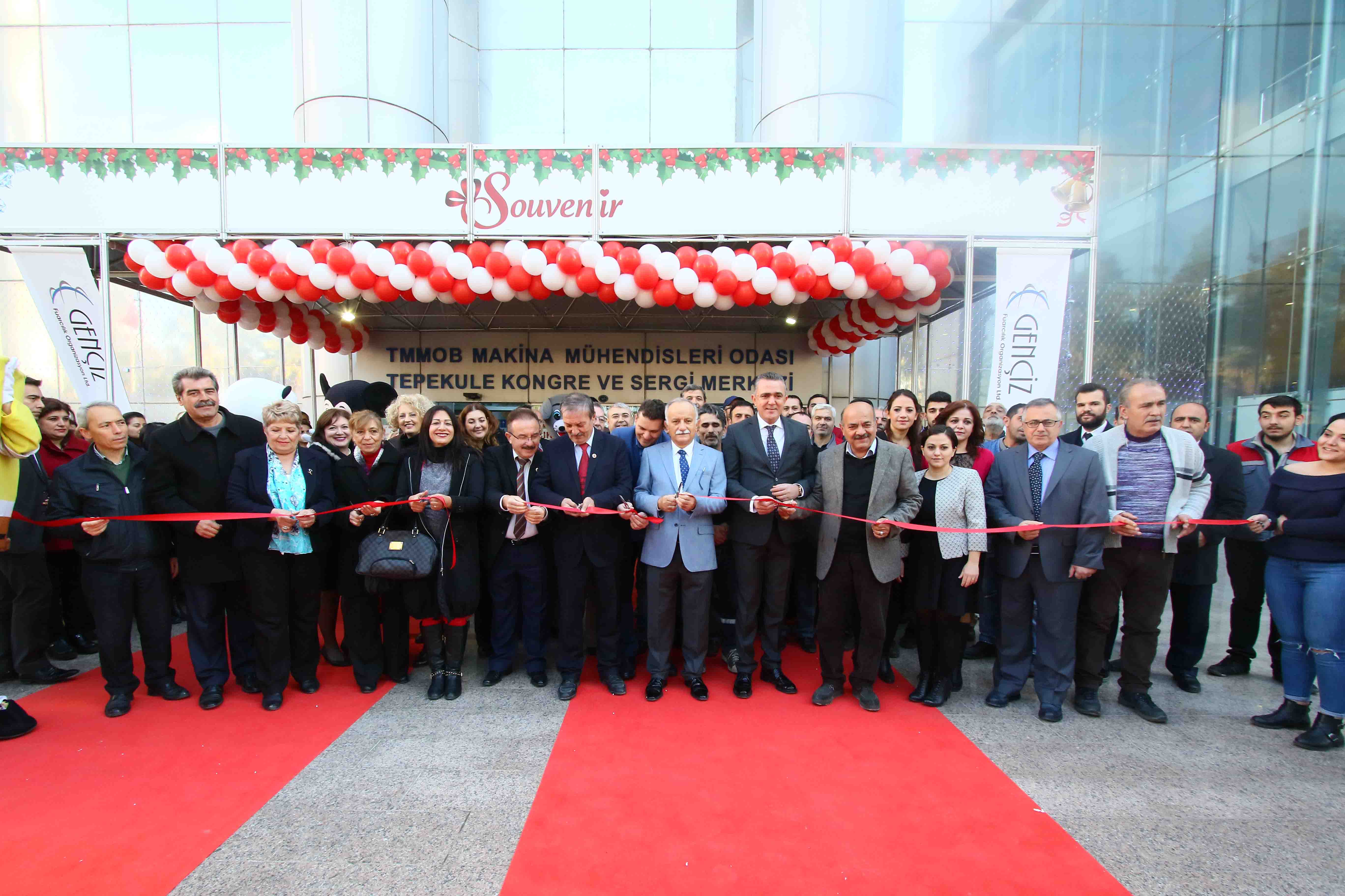 Hediyelik eşya fuarı Bayraklı'da kapılarını açtı