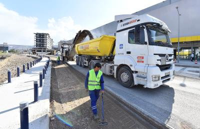 1.5 milyon tonluk asfalt atağı