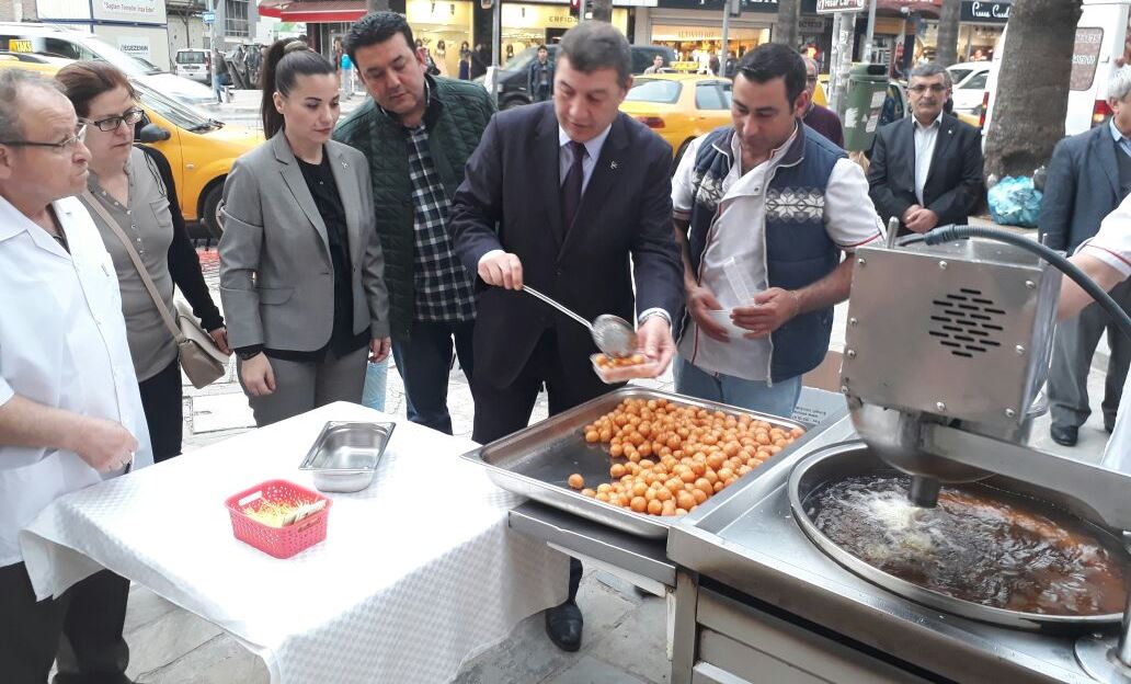 MHP’de Türkeş ve Atatürk Günü