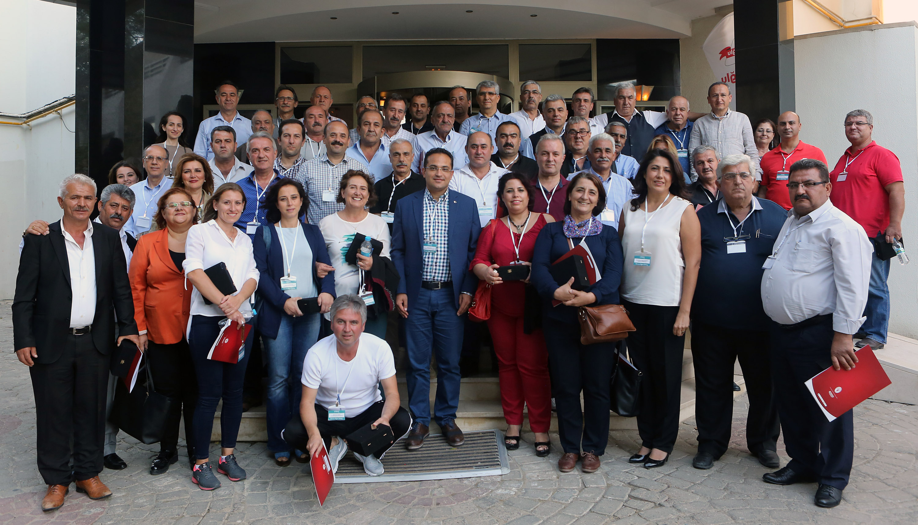 Bornova Belediyesi’nden muhtarlara destek