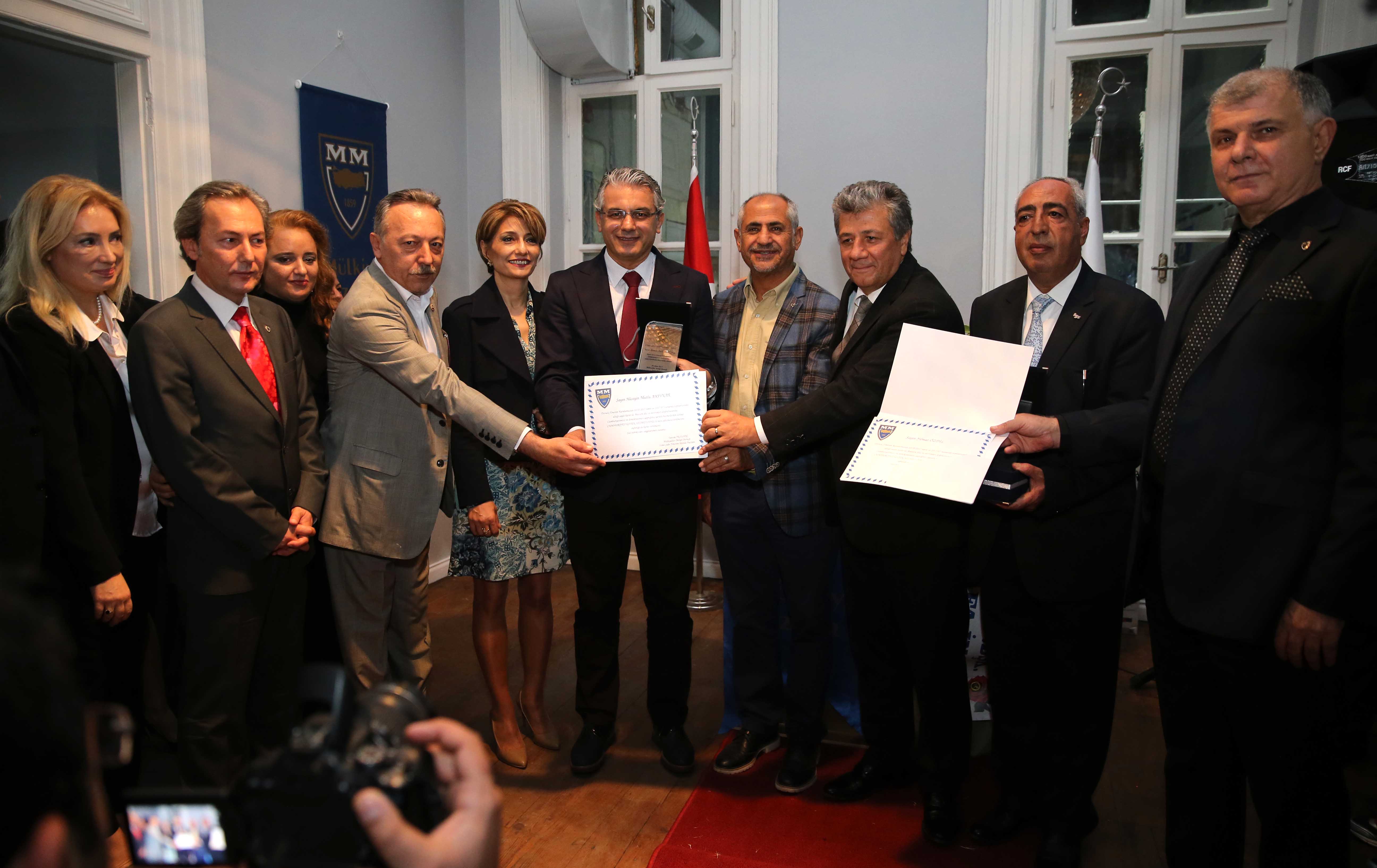 Başkan Akpınar’a ‘Cumhuriyet Üstün Hizmet Ödülü’