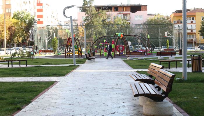 Bayraklı’ya “modern” parklar