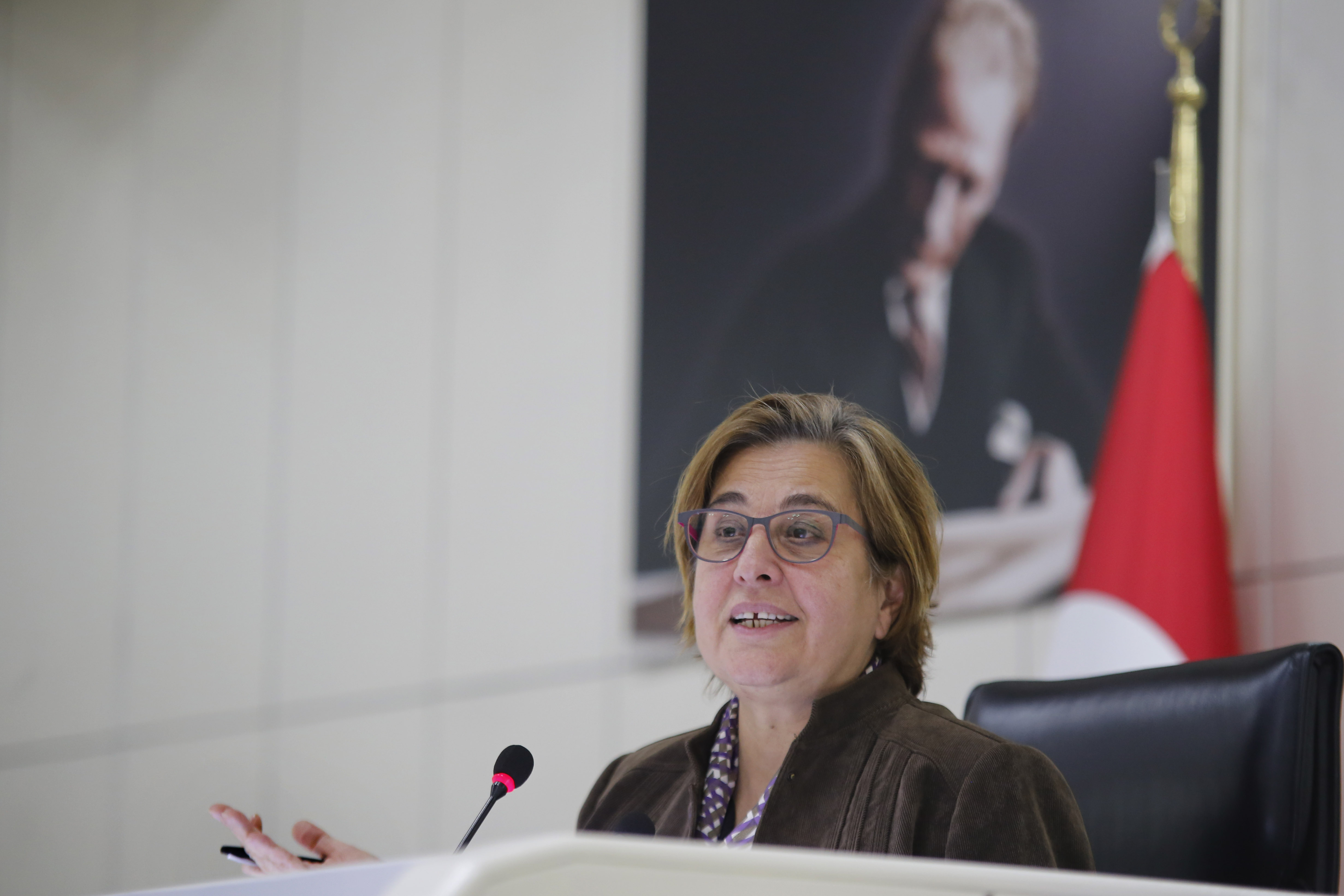 Pekdaş: Halı saha değil stat yapın