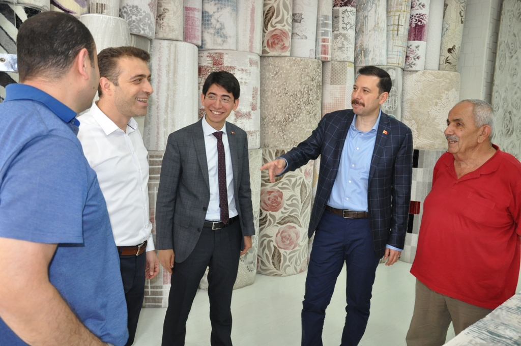 Genç aday Buca'da vitrine çıktı