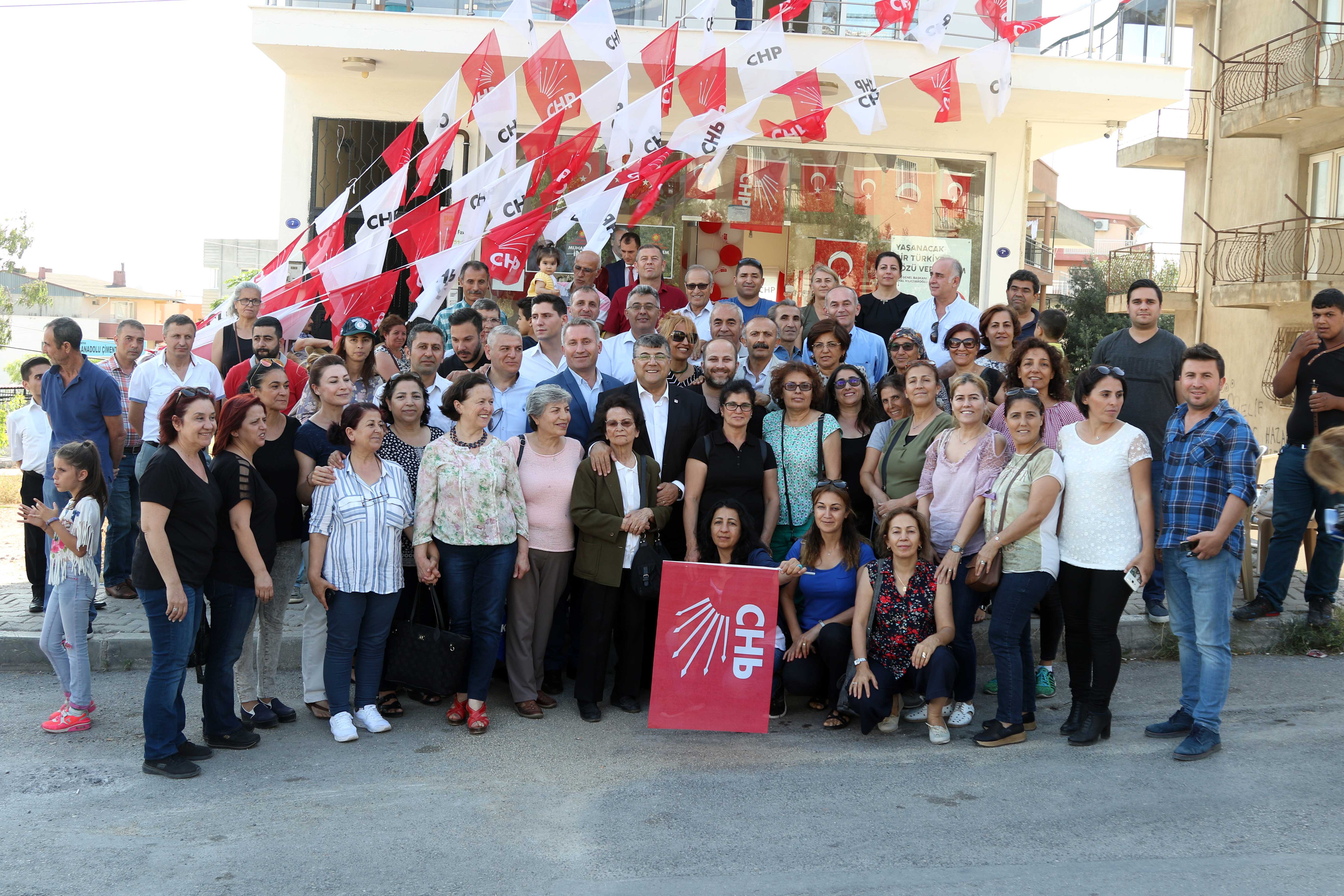“Parlamenter Demokratik Düzen İstiyoruz!”