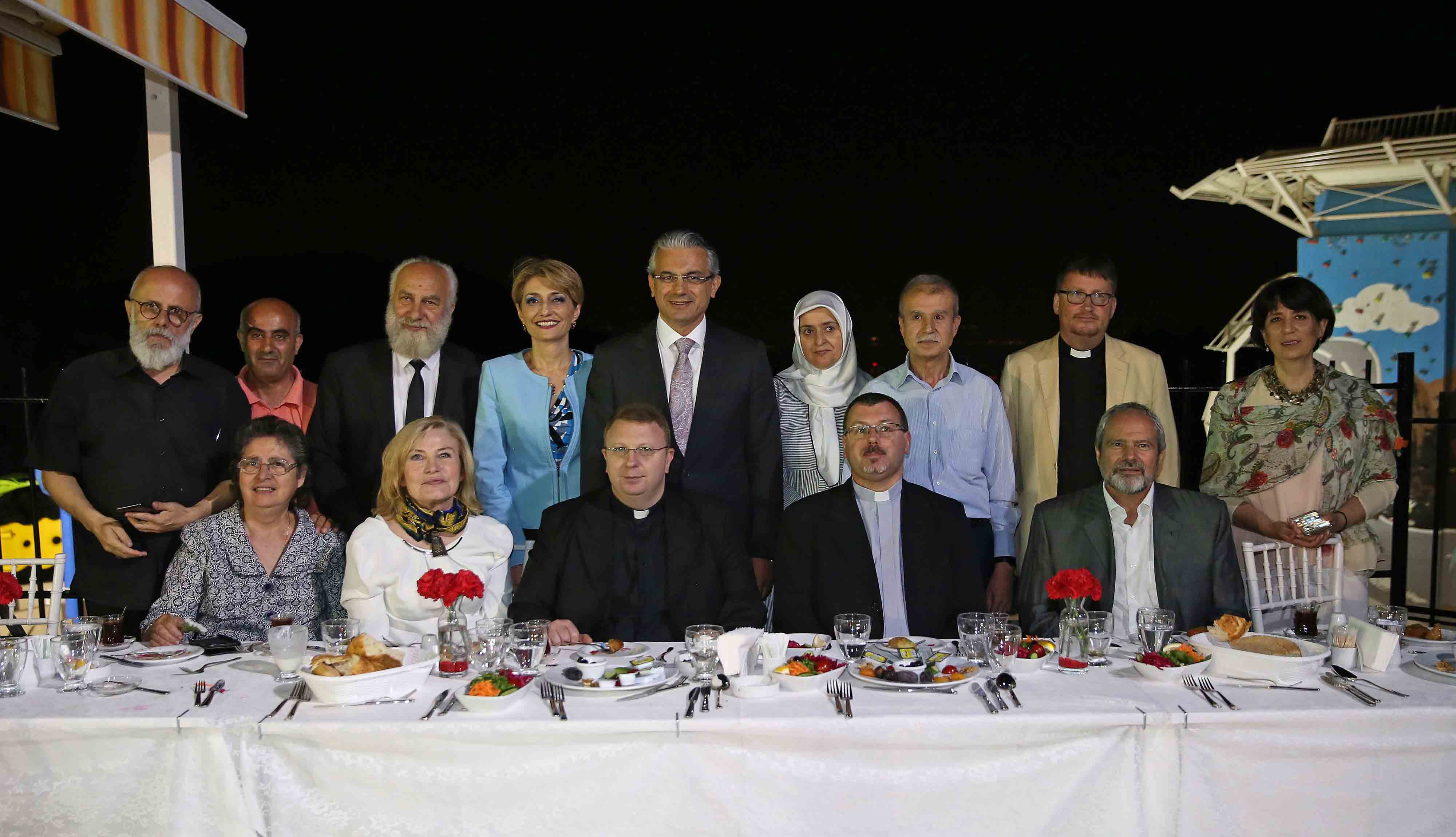 Karşıyaka iftar sofrasında buluştu