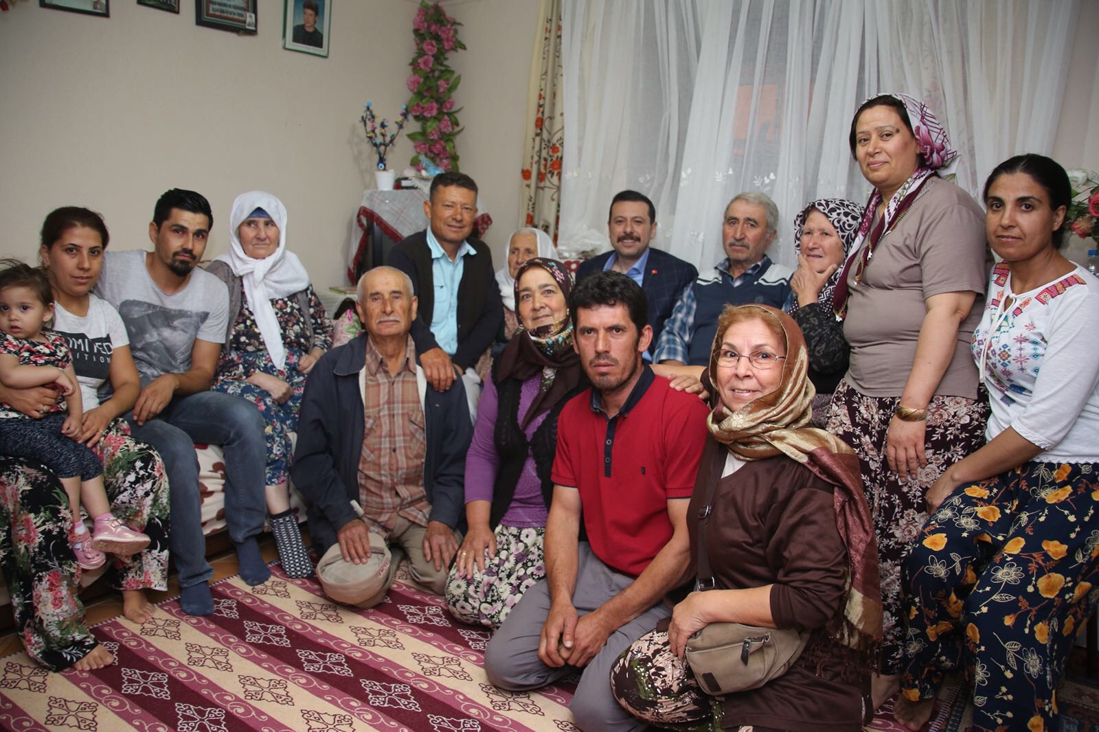 Seçim startını köyünden verdi