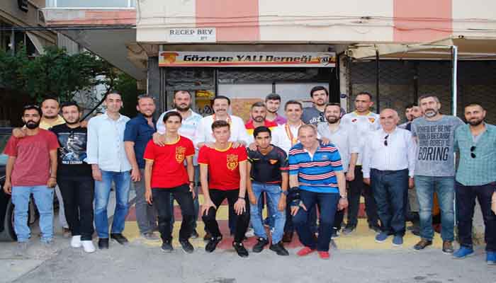 Kaya'dan gençlerle park buluşması