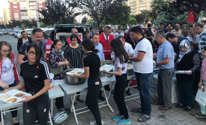 Kızılay Konak’tan Muhteşem İftar