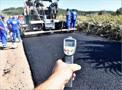 Onların iş yeri sıcaklığı 150 derece