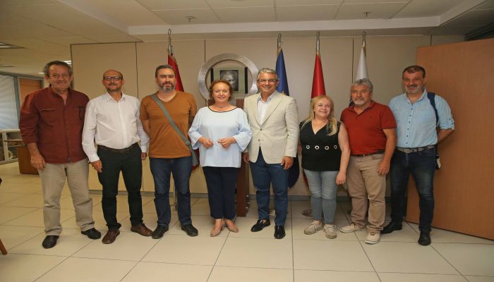 Ödül Kadri Gürsel'in
