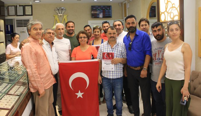 Çiğli Esnafından ‘Milli Duruş’