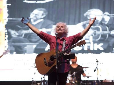 Aşık Veysel’de “Yeni Türkü” rüzgarı