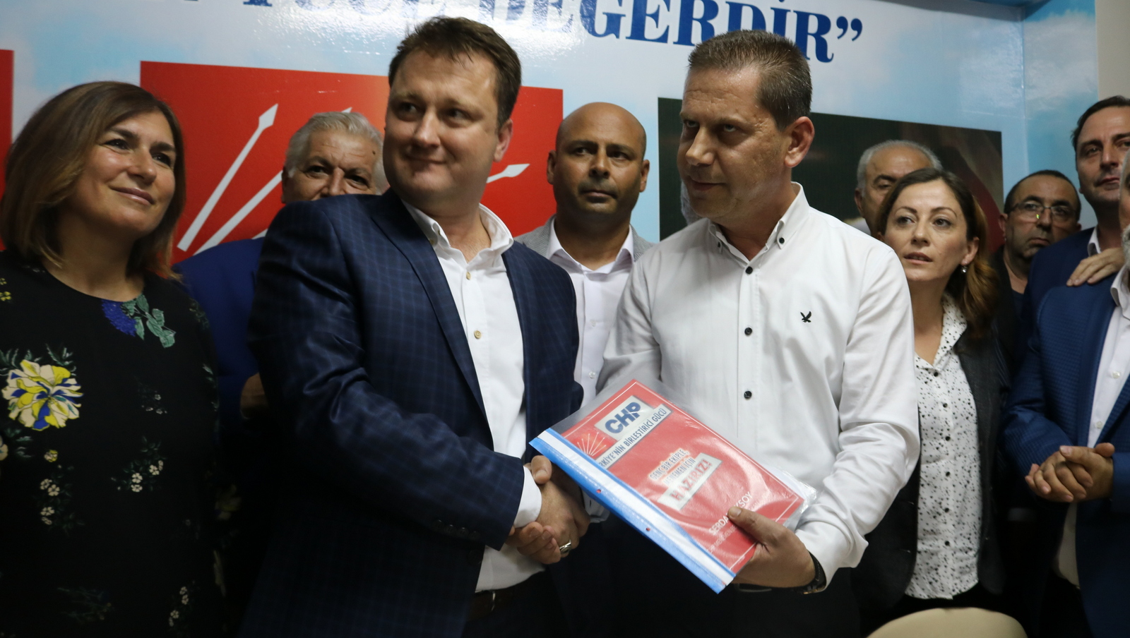 Miting Gibi Adaylık Açıklaması