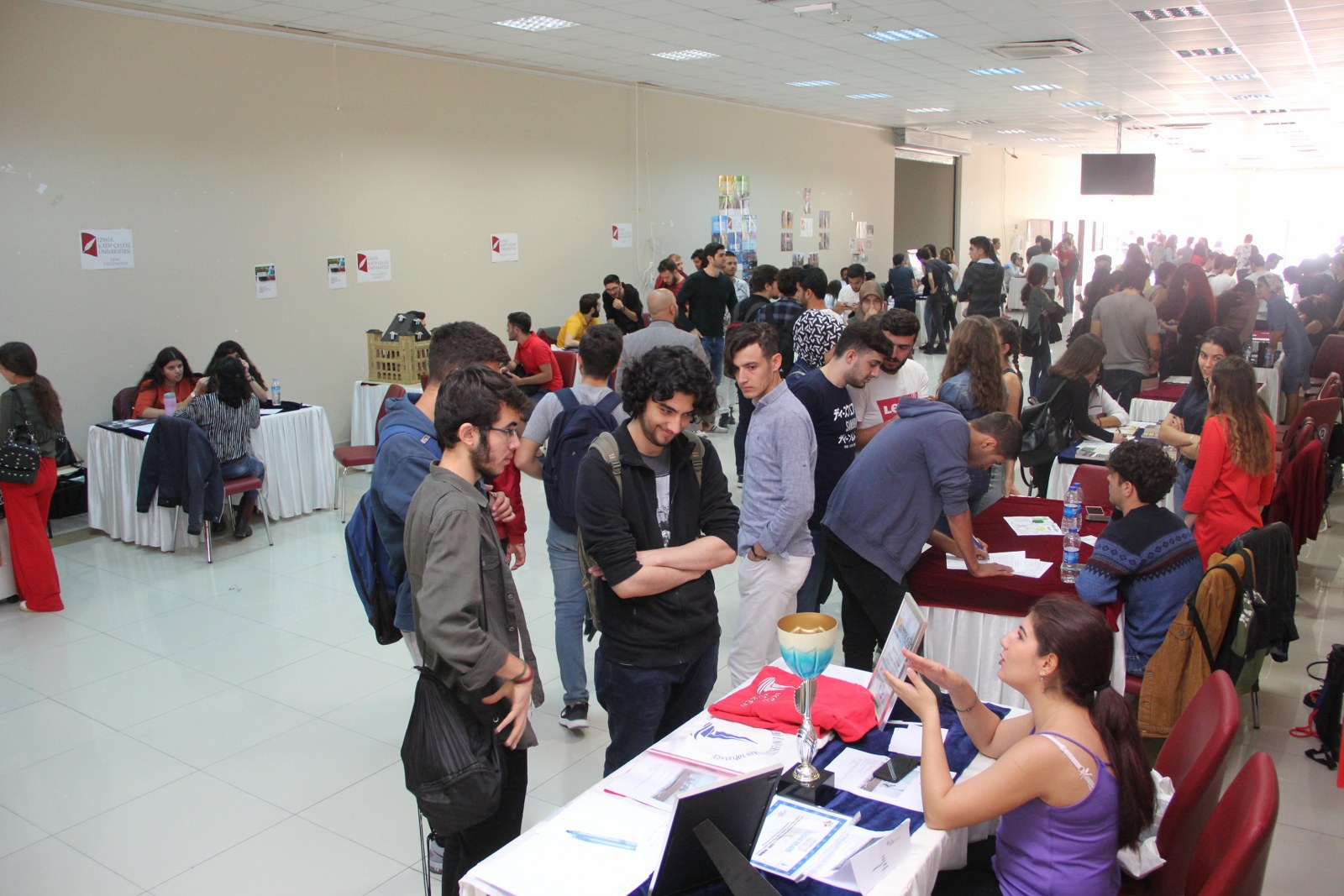Yeni Üniversitelilere İKÇÜ Anlatıldı