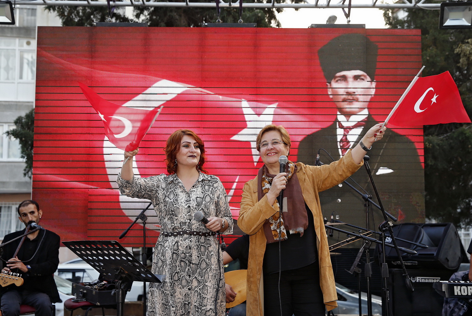 Cumhuriyet Ruhunu Yeniden Yaşatalım