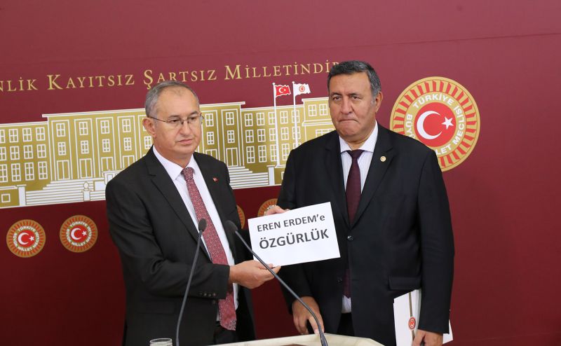 Erdem için özgürlük istedi