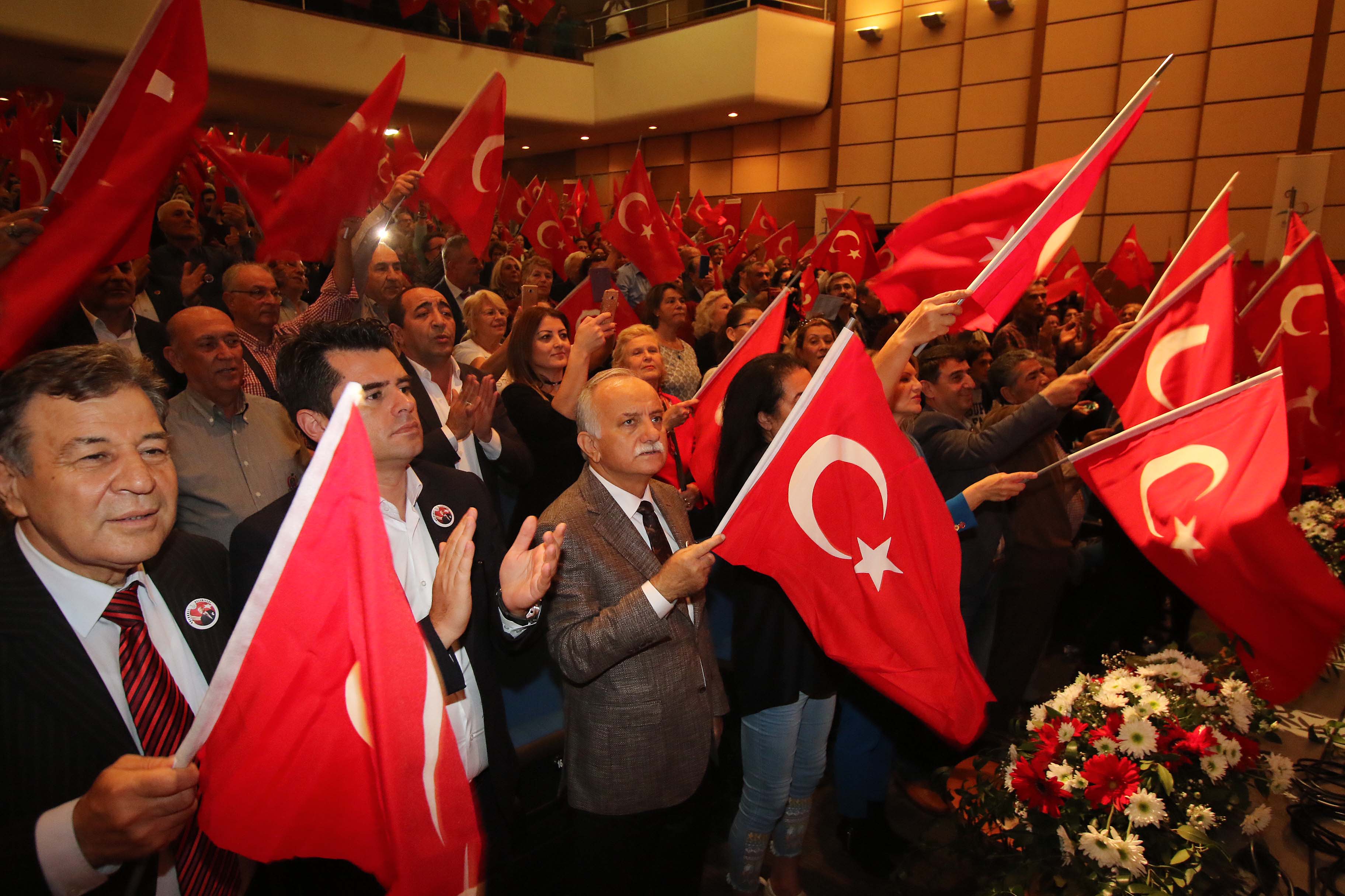 "Bayraklı'da oluyorsa, Türkiye'de de olacak"