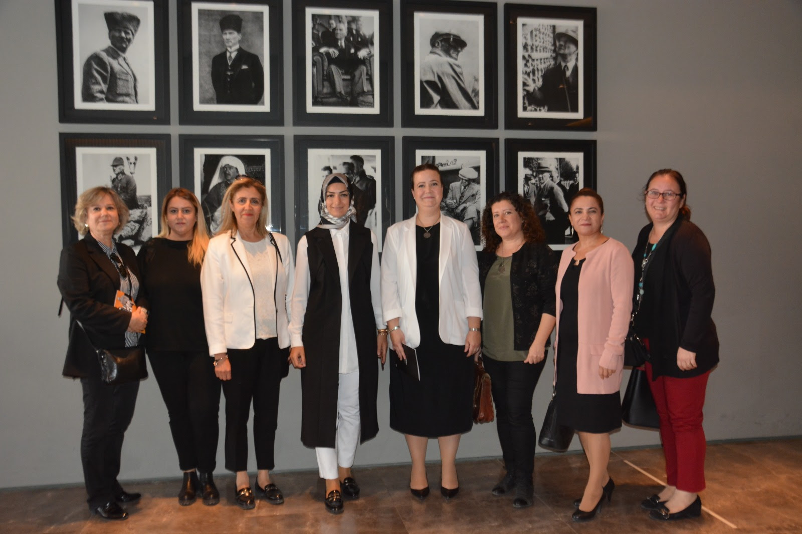 AK Partili kadınlar, Atatürk sergisini gezdi