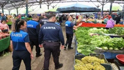 Buca Belediyesi’nden pazar yerlerinde denetim