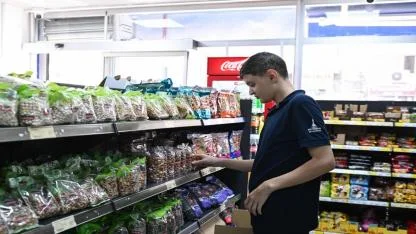 Otizmli gençler İZMAR’da iş başı yaptı