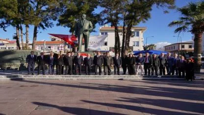 Ayvalık’ta Öğretmenler Günü coşkuyla kutlandı